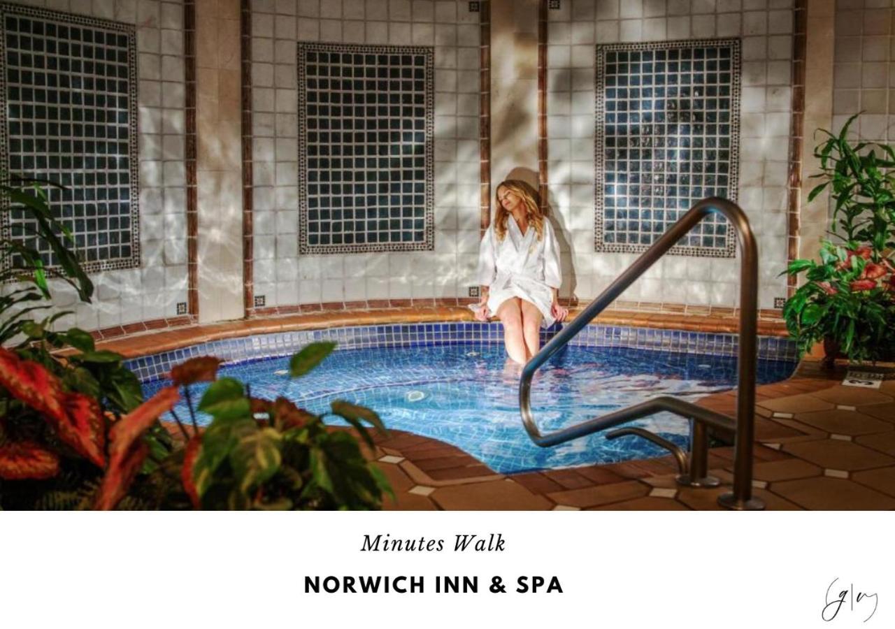Getaway Villa- 3 Mins To Mohegan- Fully Stocked With Two Full Beds & Fireplace- Jacuzzi, Saltwater Pools, Sauna Norwich Exterior foto